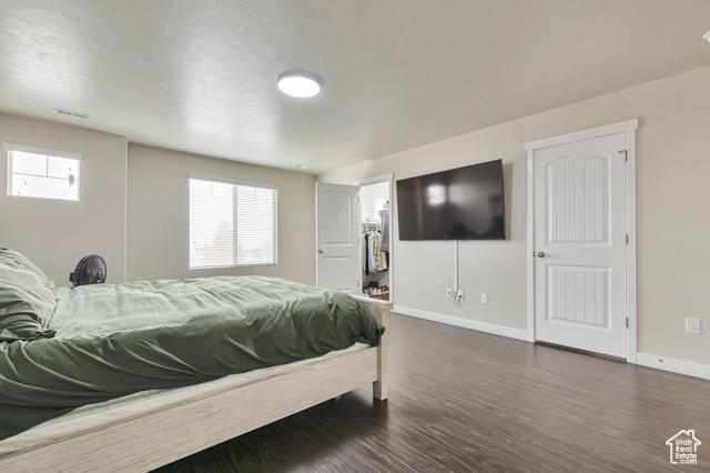 Photo 13 for MLS #2119827 at 5209 W Courtly Ln