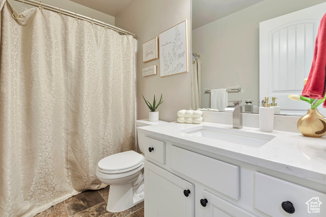 Photo 10 for MLS #2119827 at 5209 W Courtly Ln