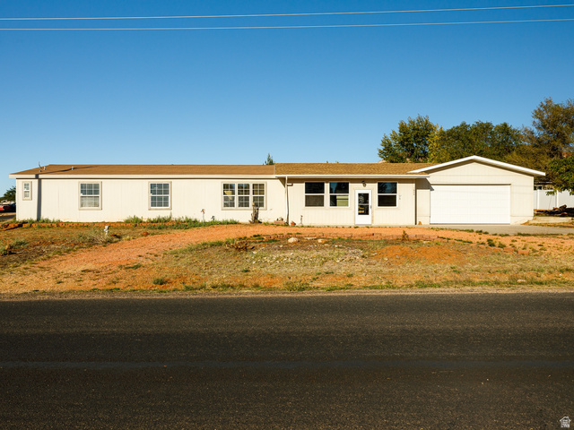 1686 S POWELL DR, Kanab UT 84741