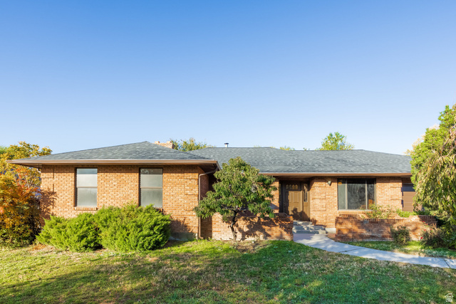 10468 S Featherwood Dr
                     MLS #2119877