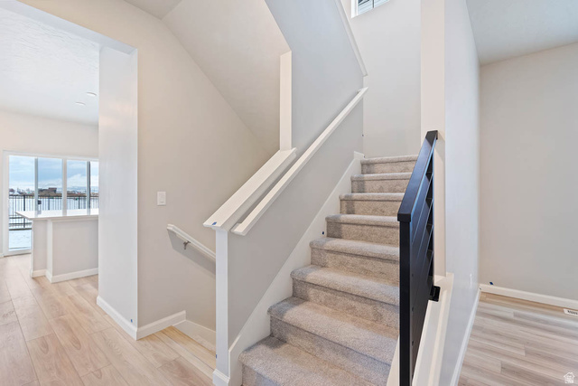 Photo 3 for MLS #2119920 at 39 E Broadway Dr #1039