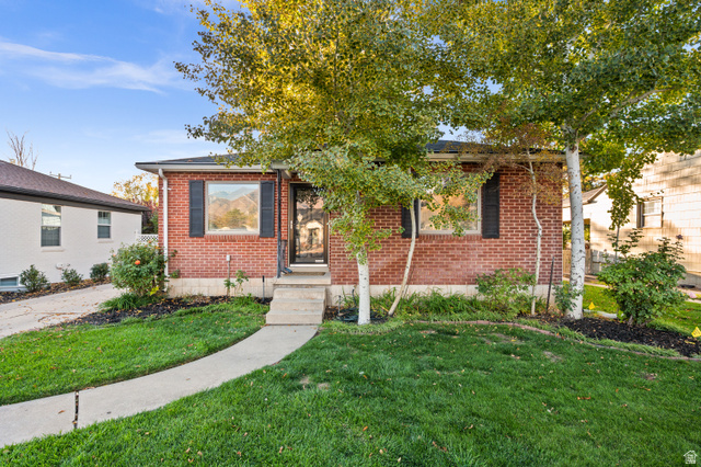 2486 S Imperial St
                     MLS #2120116