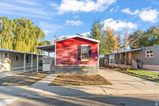 Main photo for 221 E Jordan View Dr