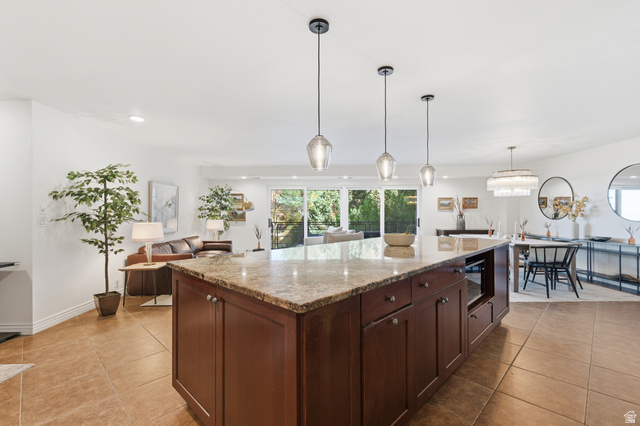 900 S Donner Way E 203