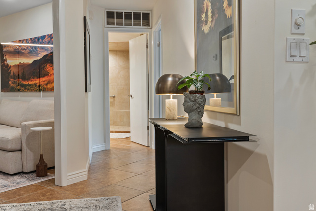 900 S Donner Way E 203