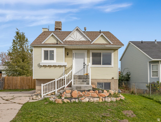 2525 S Melville Dr
                     MLS #2120330