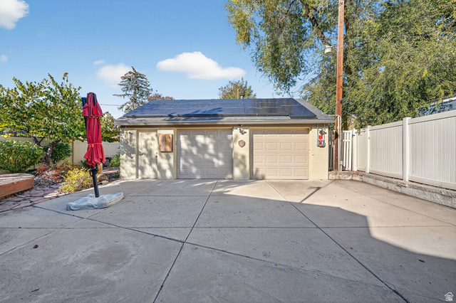 Photo 19 for MLS #2120393 at 1199 E Lorraine Dr