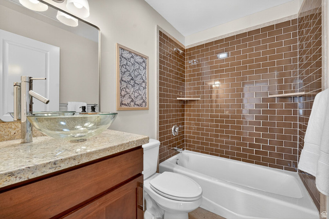 Photo 8 for MLS #2120393 at 1199 E Lorraine Dr