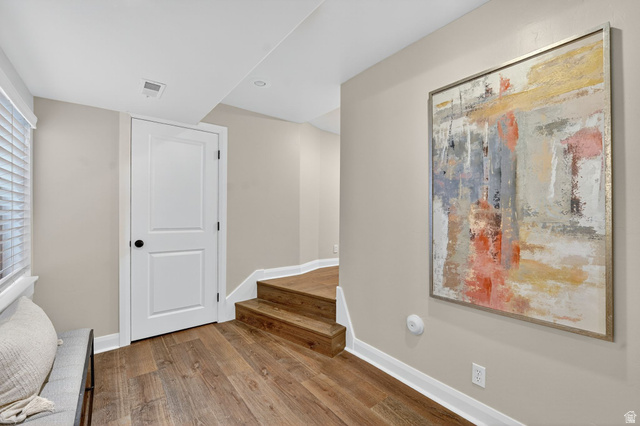 Photo 17 for MLS #2120393 at 1199 E Lorraine Dr