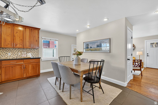 Photo 6 for MLS #2120393 at 1199 E Lorraine Dr