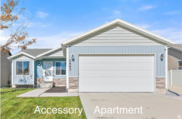 2443 E Hitching Post Dr
                     MLS #2120403