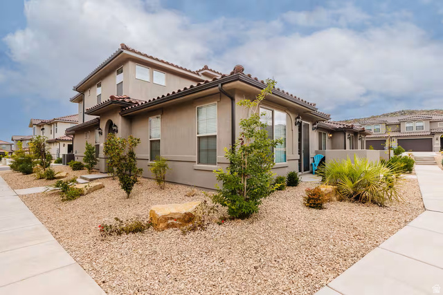 1162 N Riviera Aly
                     MLS #2120616