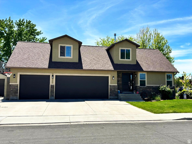 Main photo for 597 W 1400 N