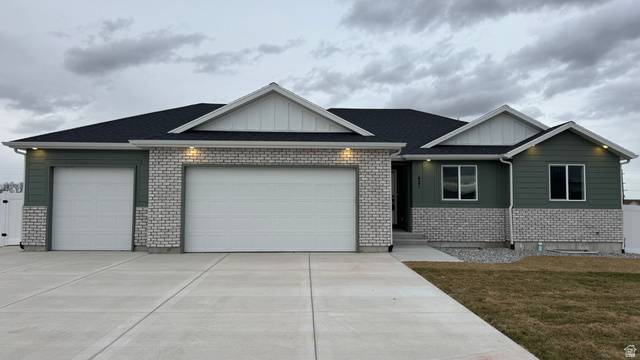 421 E Stafford St #134
                     MLS #2120680