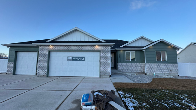 421 E Stafford St #134
                     MLS #2120680