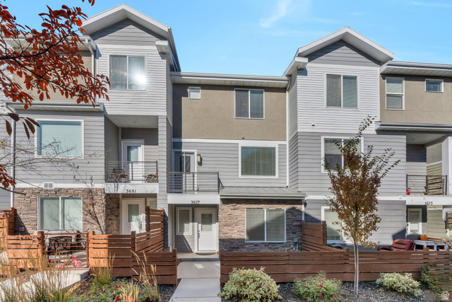 3677 W GOLDEN SKY LN, South Jordan UT 84009