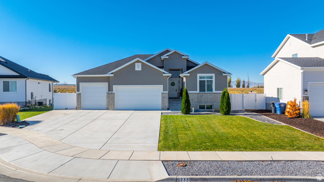 233 N HEATHERMOOR LN, Kaysville UT 84037