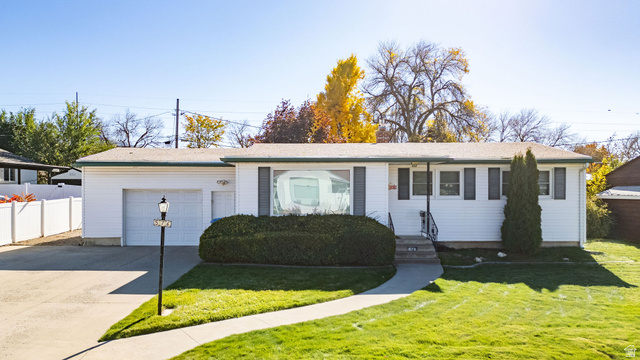 576  Douglas Dr
                     MLS #2121086