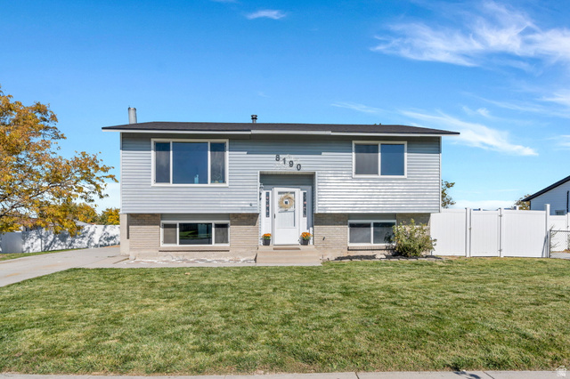 8190 W Danbury Dr
                     MLS #2121096