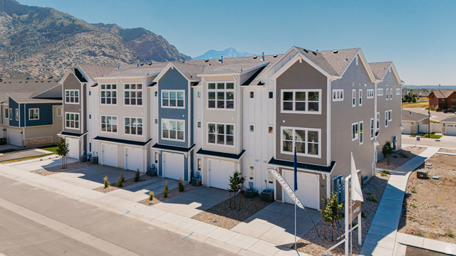 247 E 1850 N #4, North Ogden UT 84414