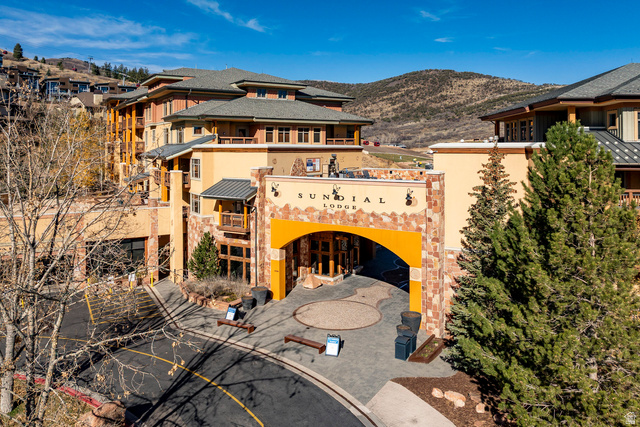 3720  Sundial Ct #b203
                     MLS #2121670