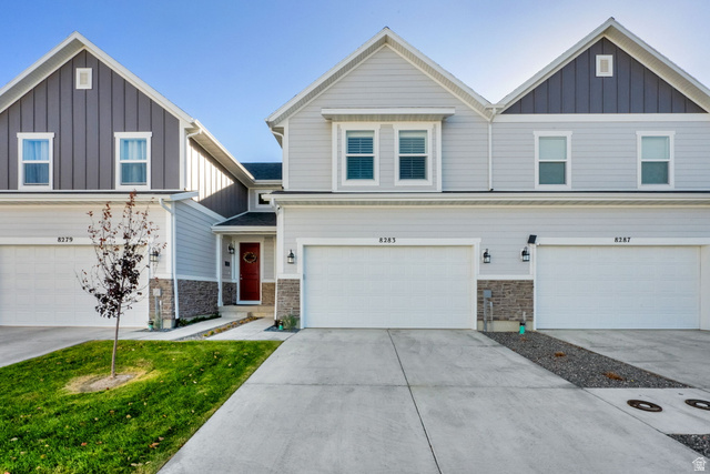 8283 W Joshua Tree Ln
                     MLS #2121874