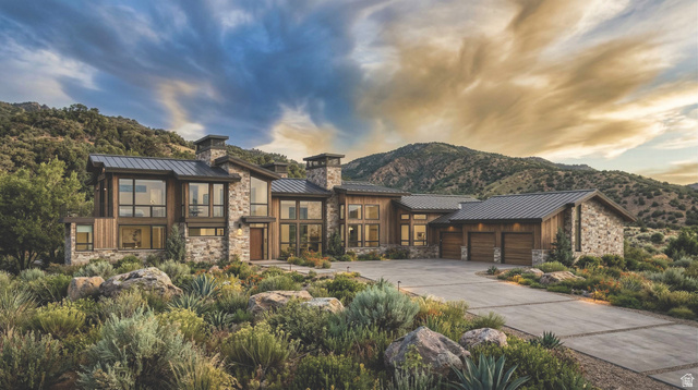 2313 E Wrangler Dr
                     MLS #2121904