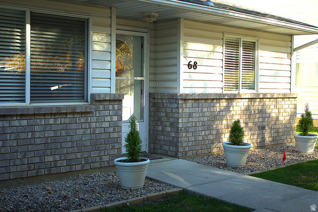 Main photo for 954  16th St #68