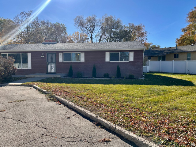 185 W Clark St
                     MLS #2122071