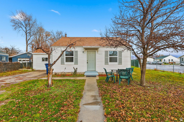 1317 S Stewart St
                     MLS #2122299