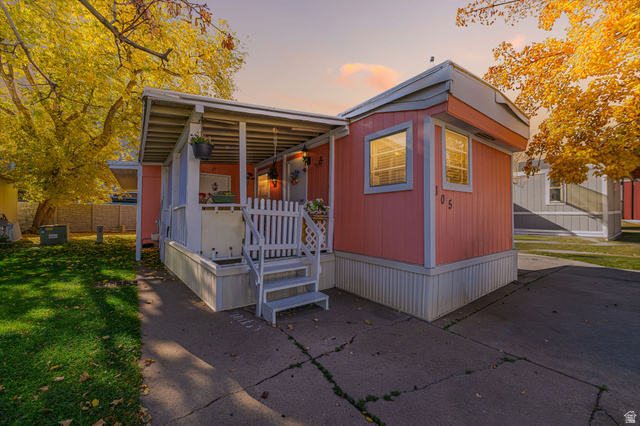 Main photo for 75 W 250 N #105