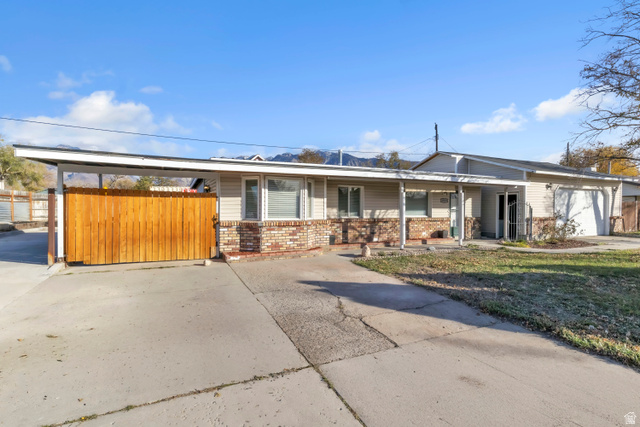 10109 S Peony Way
                     MLS #2122375