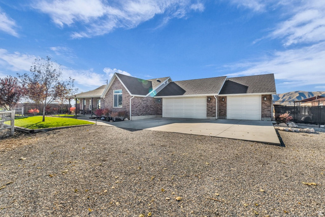 9284 S 3550 W
                     MLS #2122402