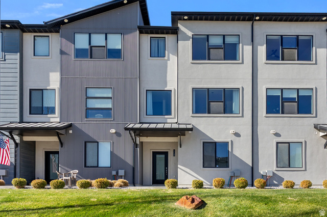 448 S Wood Stream Rd
                     MLS #2122598