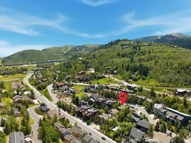 568 N Deer Valley Dr #8b
                     MLS #2122803