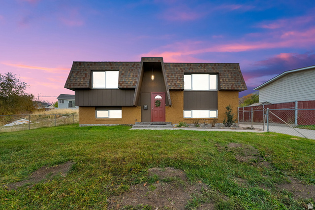 8843 W Julia Ln
                     MLS #2122923