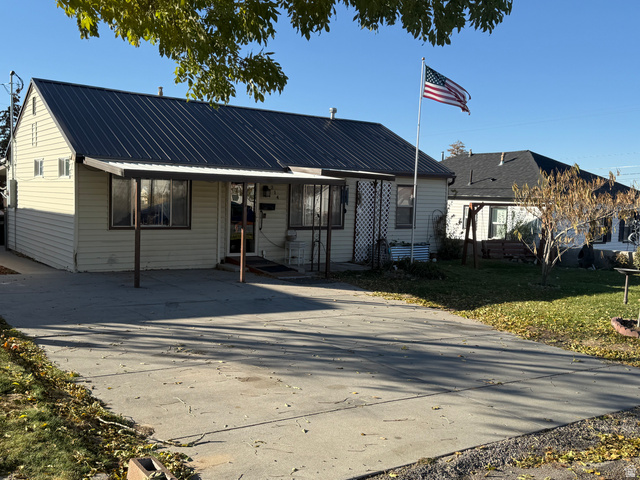 214 S 3rd St
                     MLS #2122972