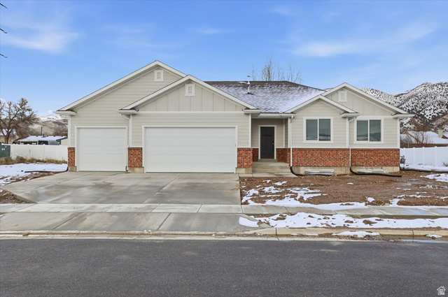 588 N 400 W
                     MLS #2123106