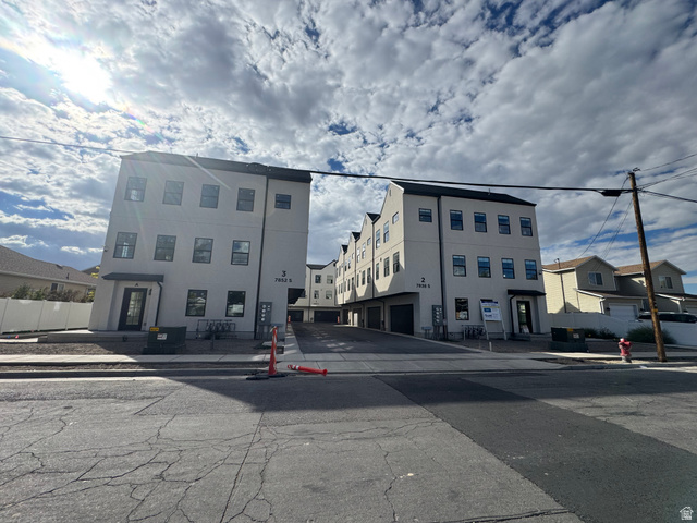 7838 S HOLDEN ST, Midvale UT 84047