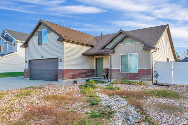 315 W Leann Way
                     MLS #2123657