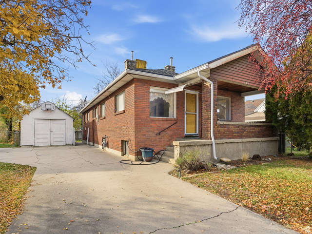 126 S 700 W
                     MLS #2123875