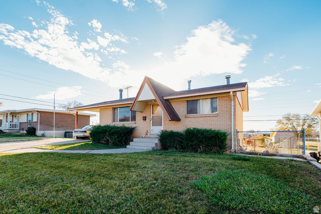 5007 S 2675 W, Roy UT 84067