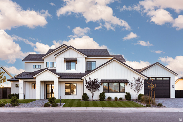 624 E Pine St
                     MLS #2124481