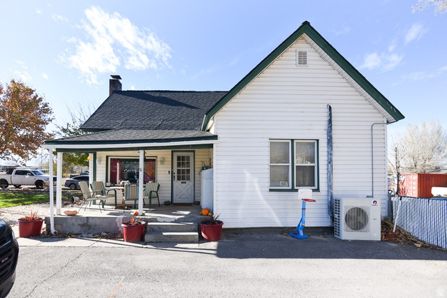 Main photo for 336 W Cherry St