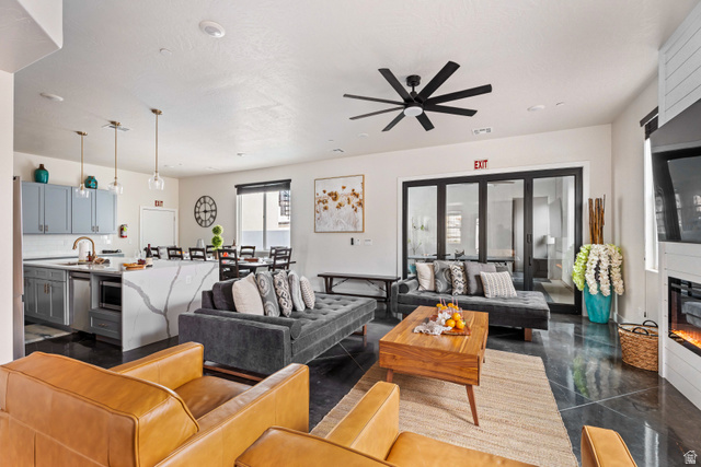 4336 W Canterbury Rd
                     MLS #2124545