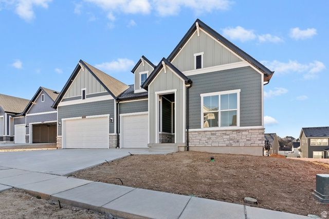 1308 E Larkspur Way
                     MLS #2124941