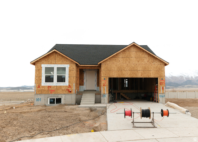 4463 N BROADSWORD LN #101, Eagle Mountain UT 84005