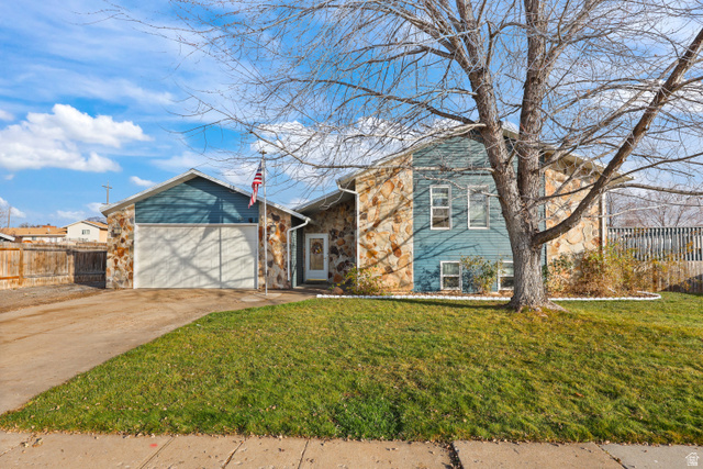 24 N 1050 W
                     MLS #2125745