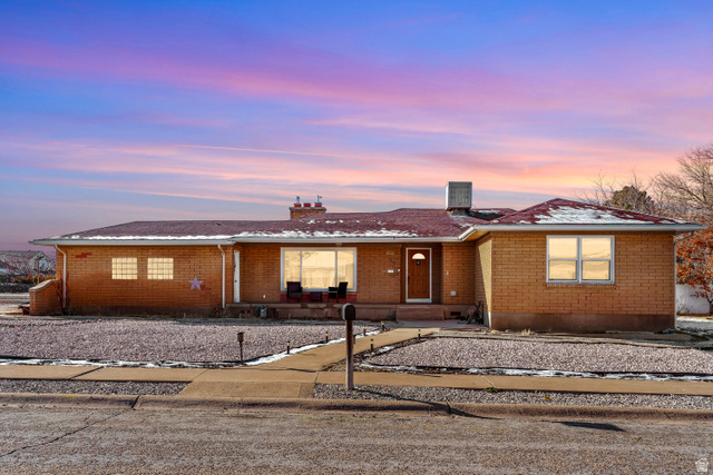 5185 S 2100 W, Roy UT 84067
