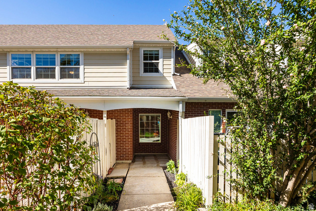 833 N LAKESIDE LN, Centerville UT 84014